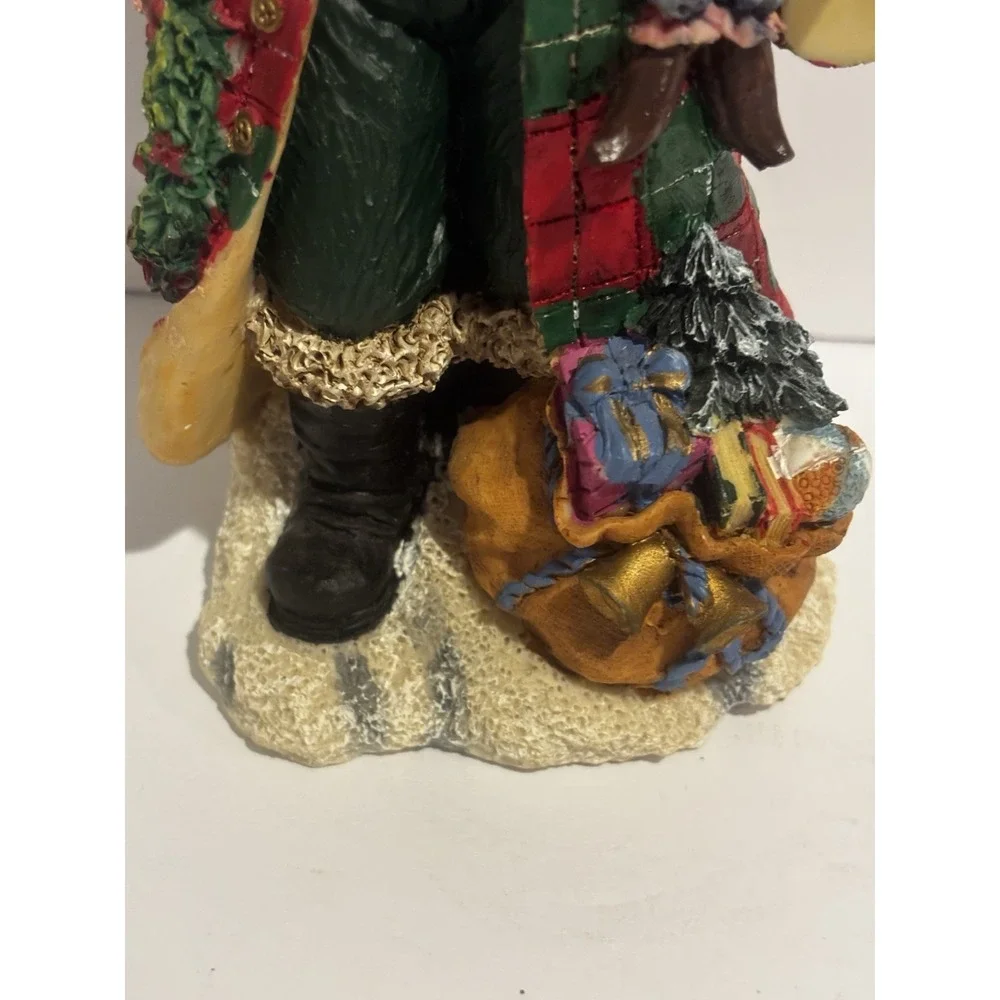 Yuletide Traditions Resin Santa Claus Figurine Patchwork 8